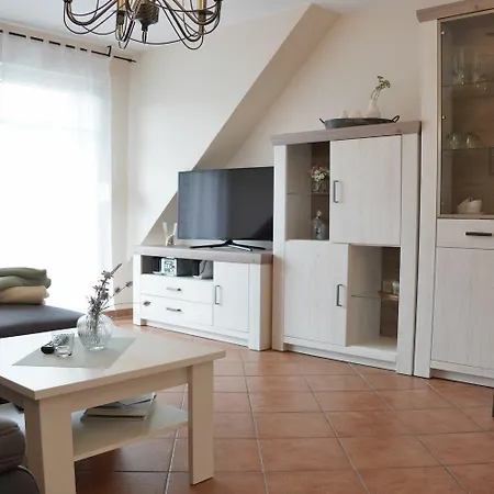 Haus-sonnenscheindg-wohnung-27b * Norden